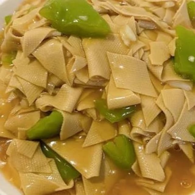 Stir-fried Spicy Tofu Skin with Peppers.